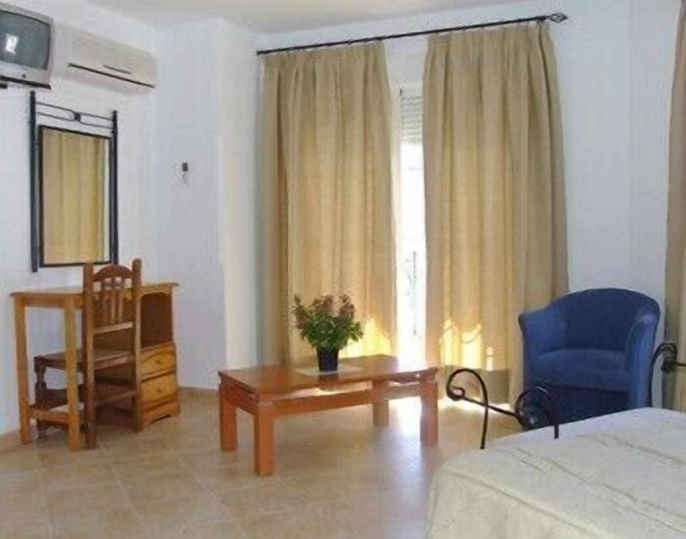 Hotel Juan Francisco Guejar-Sierra Bagian luar foto