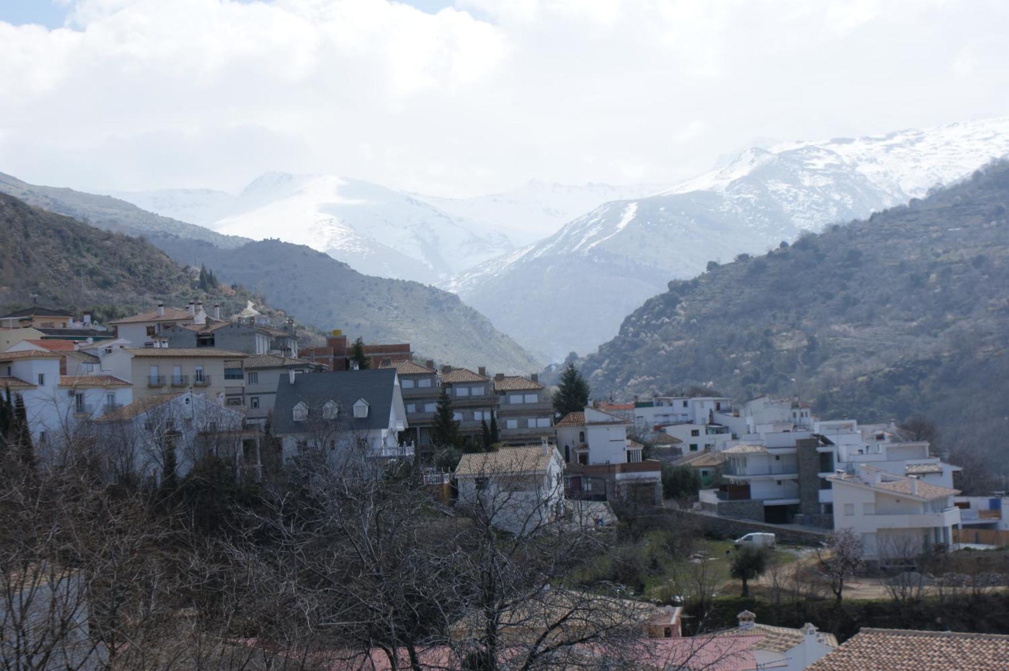 Hotel Juan Francisco Guejar-Sierra Bagian luar foto
